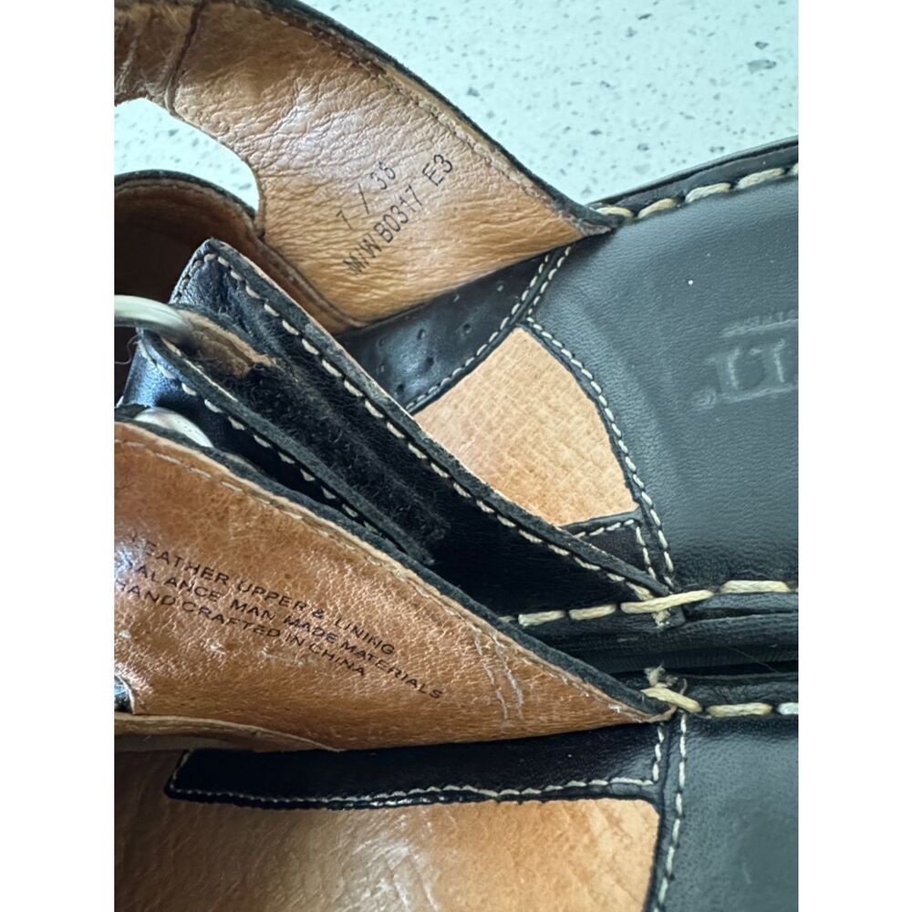 Born Y2K Black Leather Slip-On Clogs Wedge with Tan Stitching Accent Size 7 GUC - Picture 6 of 12